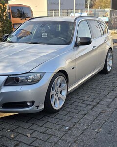 Bild des Angebotes BMW 330 330d DPF Touring Aut.