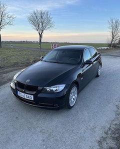 Bild des Angebotes BMW 330 330i