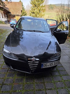 Bild des Angebotes Alfa Romeo 146 Ich verkaufe ein sehr gut funktionierendes Auto .