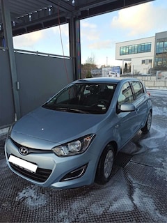 Bild des Angebotes Hyundai i20 *5 Türen*Klima*scheckheftgepflegt*Preis VB