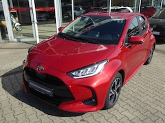 Bild des Angebotes Toyota Yaris Hybrid Team D + Comfort + Safety Paket