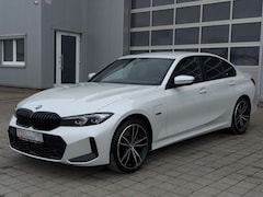 Bild des Angebotes BMW 330 e xDrive MSport Facelift Limo Shadow-Line Ahk