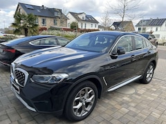 Bild des Angebotes BMW X4 xDrive20i Aut. mit Werksgarantie bis 2027!!!