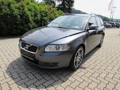 Bild des Angebotes Volvo V50 2.0 D DPF Autom. Summum 'Leder/Navi/Xenon'