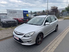 Bild des Angebotes Hyundai i30 cw Classic 1,6CRDi*1Hand*EURO5*LEDER*AHK*ALU