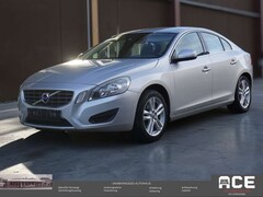 Bild des Angebotes Volvo S60 D4 Momentum Automatik Sound Navi