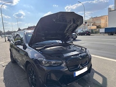 Bild des Angebotes BMW iX3 Impressive: M Sport, AHK, HUD DrivingAssistProf, DA Prof PA+ LED Adapt , Leder, Alu-Reifen