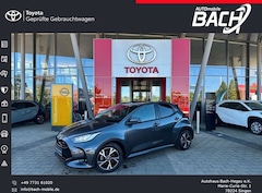 Bild des Angebotes Toyota Yaris Hybrid Team Deutschland + SAFETY-PAKET
