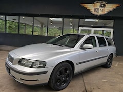 Bild des Angebotes Volvo V70 Kombi 2.4 Silver Edition AHK/NAVI/TEILLEDER