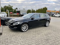 Bild des Angebotes Volvo V60 V60 Hybrid D6 Twin Engine Geartronic Momentum