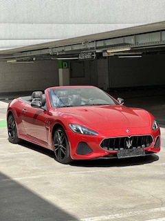 Bild des Angebotes Maserati GranCabrio MC CARBON ROSSO MAGMA 1. Hand Carplay Alcantara