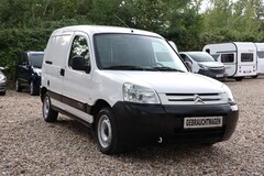 Bild des Angebotes Citroen Berlingo 1.4 600 Kasten / TOP GEPFLEGT/TÜV & SERVICE NEU