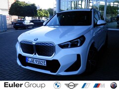 Bild des Angebotes BMW iX1 eDrive20 Sportpaket AD AHK-klappbar AHK El. Panoda