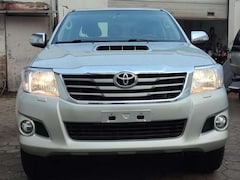 Bild des Angebotes Toyota Hilux Toyota Hilux Automatik 2015 4 Doors