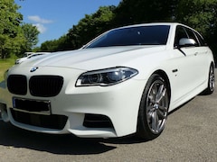 Bild des Angebotes BMW M550 M550d Touring xDrive/LEDER/KEYLESS/HUD/AHK/VOLL