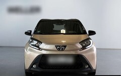 Bild des Angebotes Toyota Aygo X S-CVT Team D *ACC*CarPlay*CAM*SHZ*Bi-Tone*