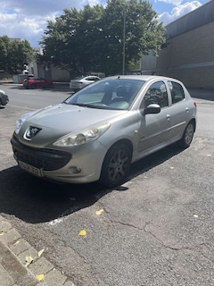 Bild des Angebotes Peugeot 206 206 + mit Anhängerkupplung