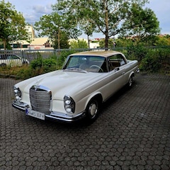 Bild des Angebotes Mercedes-Benz W 114/115 Strich-Acht W 111 Coupe