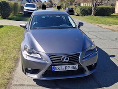 Lexus IS 300 IS 300h