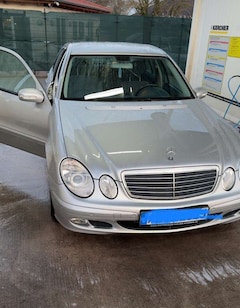 Bild des Angebotes Mercedes-Benz E 240 Automatik Classic