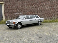 Bild des Angebotes Mercedes-Benz 250 W123 250 Lang Pullman Erstklassiger Zustand