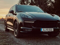 Bild des Angebotes Porsche Cayenne GTS Sportpaket*PANO*22Zoll*Black*BOSE*LED