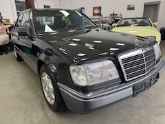 Mercedes-Benz E 220 Limousine Automatik Oldtimer H-Kennzeichen