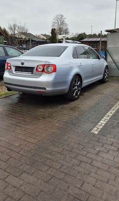 VW Jetta 2.0 TDI DPF Sportline