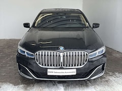 Bild des Angebotes BMW 750 iA xDrive Lim. LiveCock.Standh.Laserl.HUD.GSD