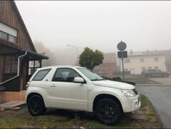 Bild des Angebotes Suzuki Grand Vitara 1.6 Black and White