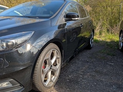 Ford Focus Focus 2.0 EcoBoost ST mit Leder-Exclusiv-Paket