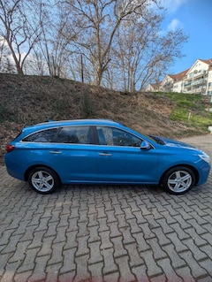 Bild des Angebotes Hyundai i30 Kombi 1.6 CRDI Premium