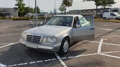 Bild des Angebotes Mercedes-Benz 200 124