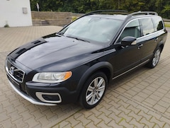 Bild des Angebotes Volvo XC70 2.HAND/GARAGE - FOUR-C/BLIS/PANO/AHK usw. - TOP