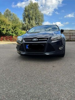 Bild des Angebotes Ford Focus TITANIUM 2.0 TDCI AUTOMATIK RÜCKFAHRKAMERA