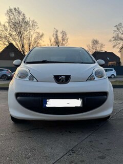Bild des Angebotes Peugeot 107 Filou