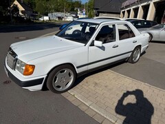 Bild des Angebotes Mercedes-Benz 230 E Schlebedach,OLDTIMER,Neu TÜV