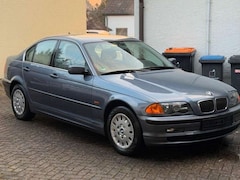 Bild des Angebotes BMW 320 320i Comfort Edition