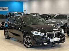 Bild des Angebotes BMW 116 i Sport Line Aut/AHK/LED/ParkSys/LenkrHeiz