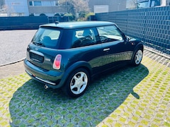 Bild des Angebotes MINI One Cooper*2.Hand*wenig KM*Scheckheft*8-fach*Klima*