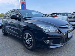 Bild des Angebotes Hyundai i30 1.6 CRDi Classic *KLIMA*EURO5*ALU*MFL*SHZ*
