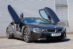 Bild des Angebotes BMW i8 AWD/Harman Kardon/HUD/360°/SHZ/LED/R20