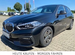 Bild des Angebotes BMW 118 i Advantage DSG PDC LED SHZ NAVi ALU