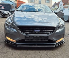 Bild des Angebotes Volvo V40 Momentum 2,0d / R-Line Sportpaket
