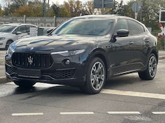 Bild des Angebotes Maserati Levante LEVANTE GRANLUSSO Q4*SERVICE BEI MASERATI *