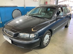 Bild des Angebotes Volvo V70 2.4 T Comfort Klima/CD/Teil-Leder/LM+M&S/TÜVNEU