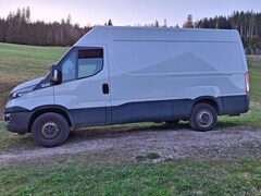 Bild des Angebotes Iveco Daily Transporter, 46000km, 204 PS, Anhängerkupplung