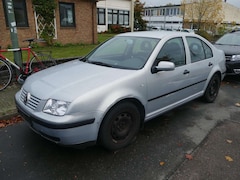 Bild des Angebotes VW Bora Bora 1.6 Limousine Klimaautomatik HU/AU 07/2027