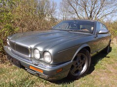 Bild des Angebotes Jaguar Daimler Eight X300 perfekt, edel und schön!