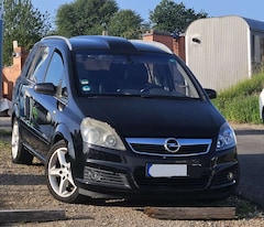 Bild des Angebotes Opel Zafira 1.9 CDTI Cosmo